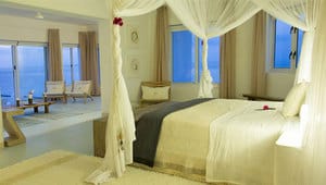 -villa-santorini-bedroom-interior-480