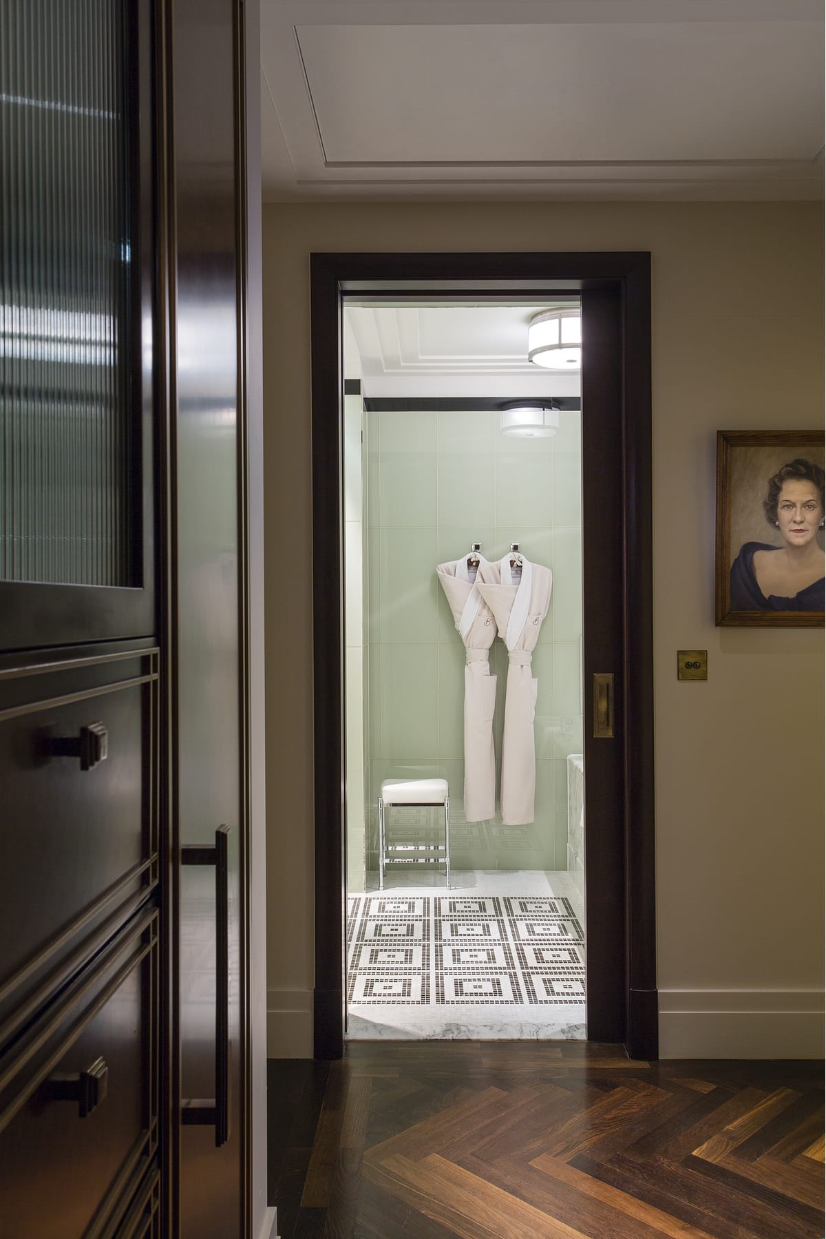 12894-beaumont-classic-suite-bathroom-view-gramroad-mr