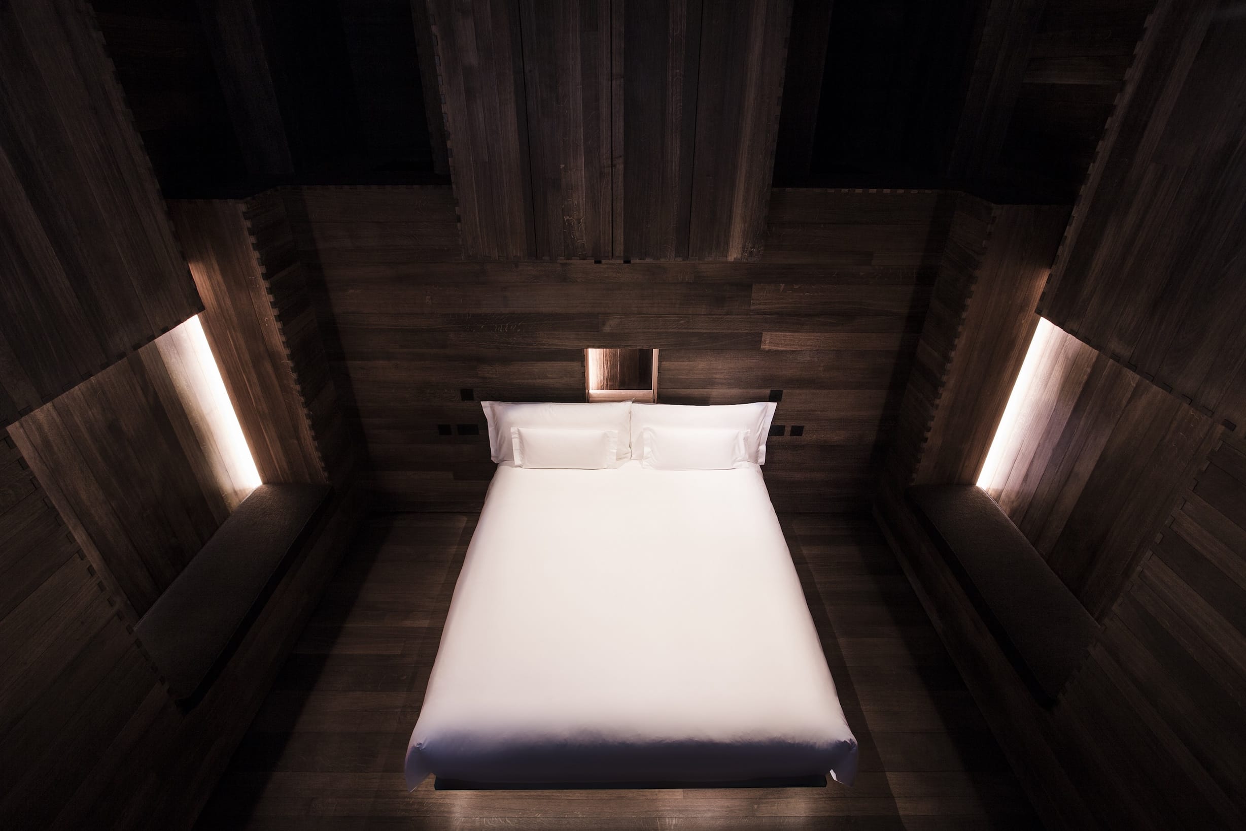 Beaumont_Gormley_ROOM_bedroom_Landscape_GramRoad_MR
